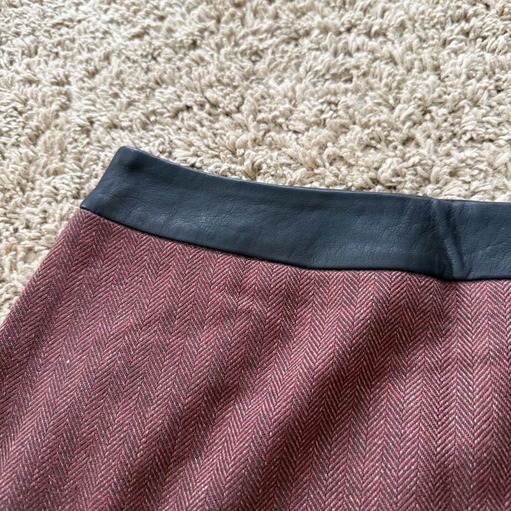 The Limited NWT Pencil Skirt - Picture 2 of 12